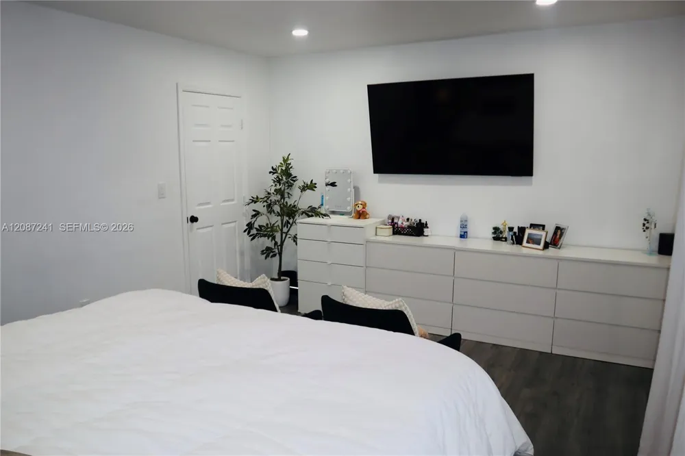 14643 SW 104th Ave Miami, FL 33176