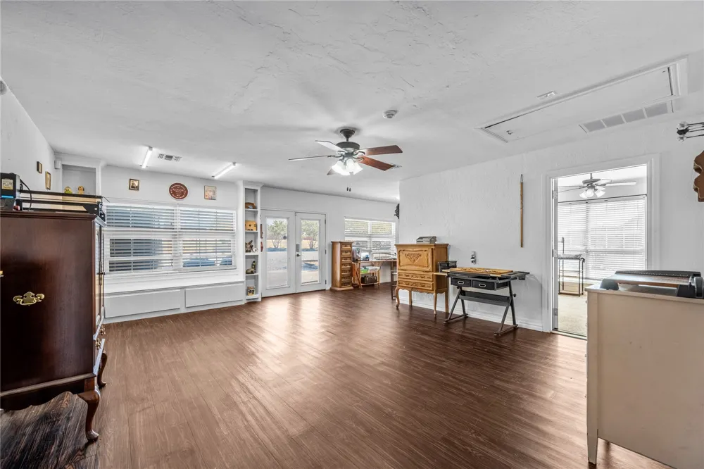 296 Prairie View Drive Elgin, OK 73538