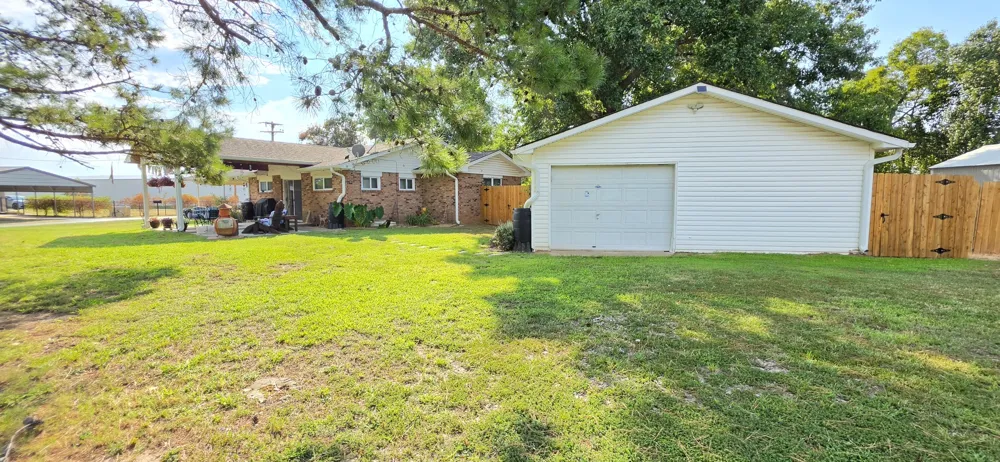 17 Breakenridge Drive Eufaula, OK 74432