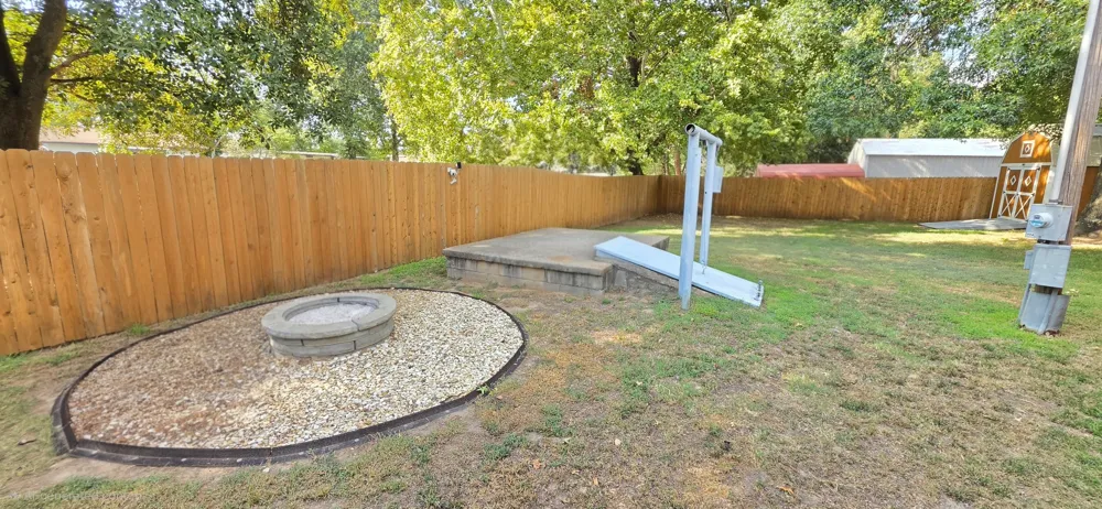 17 Breakenridge Drive Eufaula, OK 74432