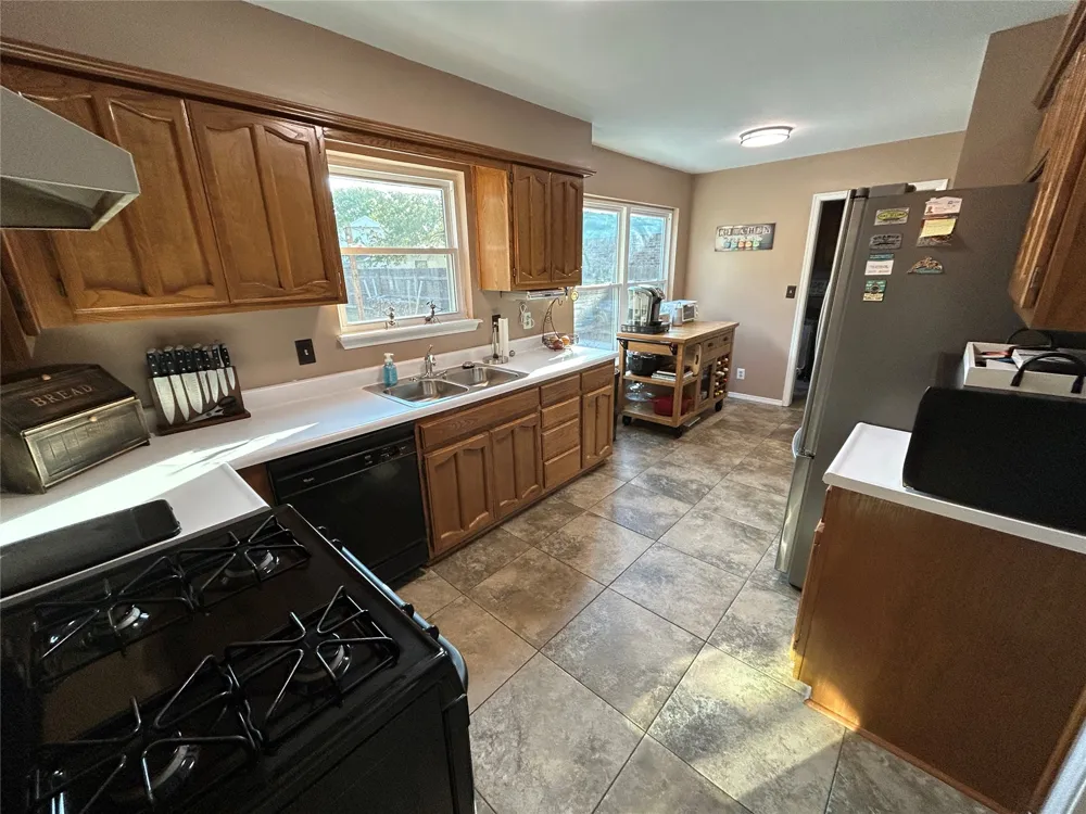 1603 W Gary Street Broken Arrow, OK 74012