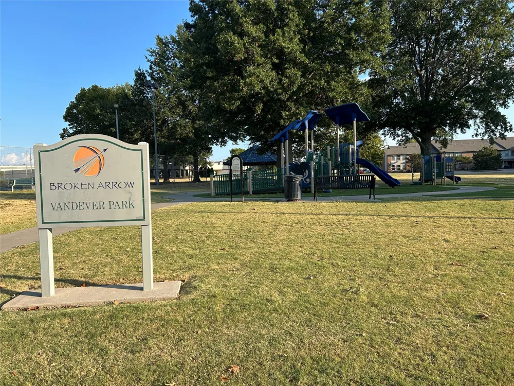 1603 W Gary Street Broken Arrow, OK 74012