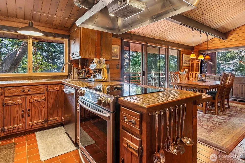 2110 Gull Way Camano Island, WA 98282