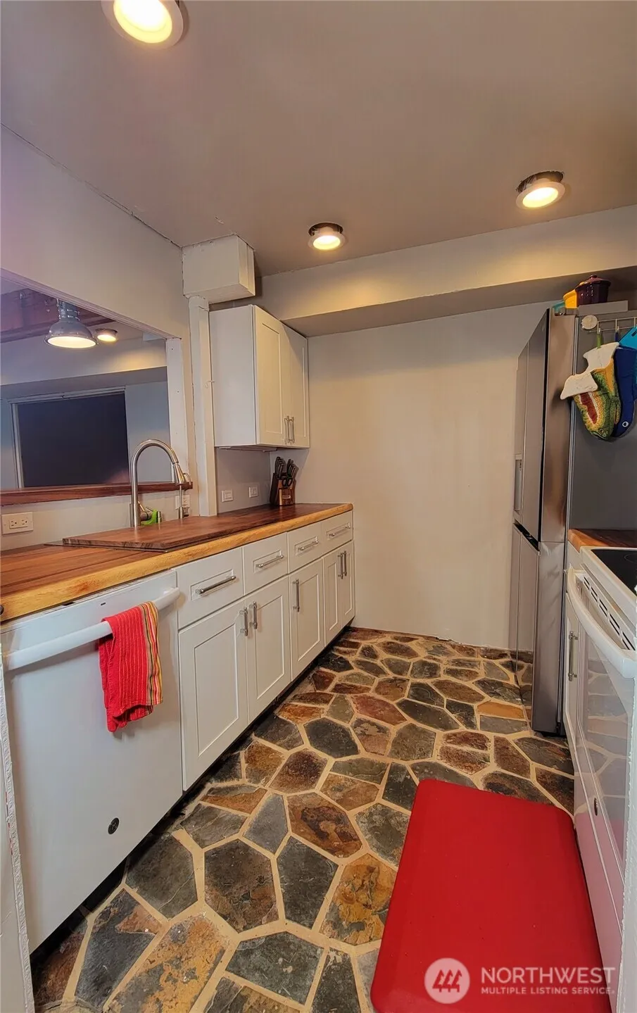 2110 Gull Way Camano Island, WA 98282