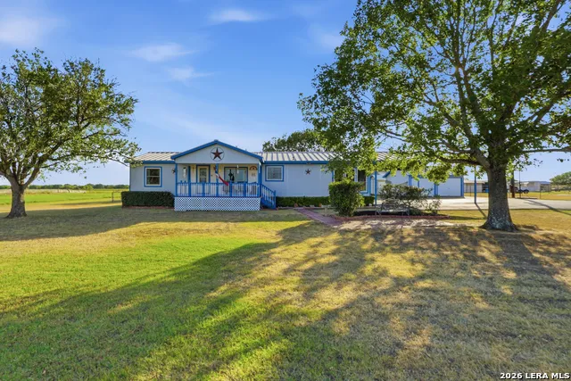 775 WARNCKE RD La Vernia, TX 78121