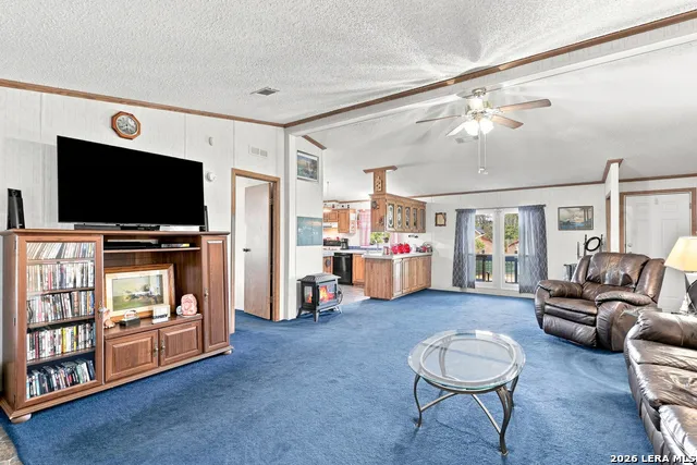 775 WARNCKE RD La Vernia, TX 78121