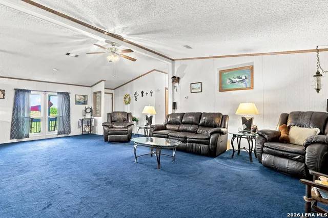 775 WARNCKE RD La Vernia, TX 78121