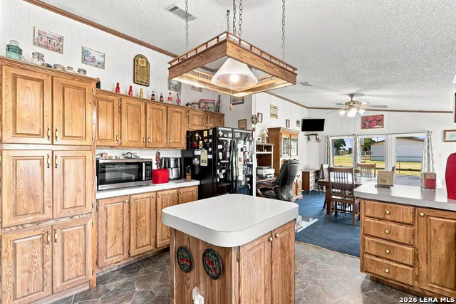 775 WARNCKE RD La Vernia, TX 78121