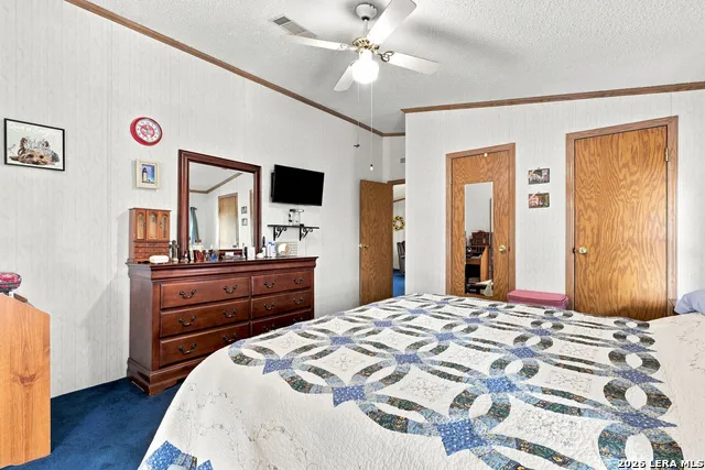 775 WARNCKE RD La Vernia, TX 78121