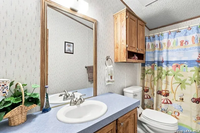 775 WARNCKE RD La Vernia, TX 78121