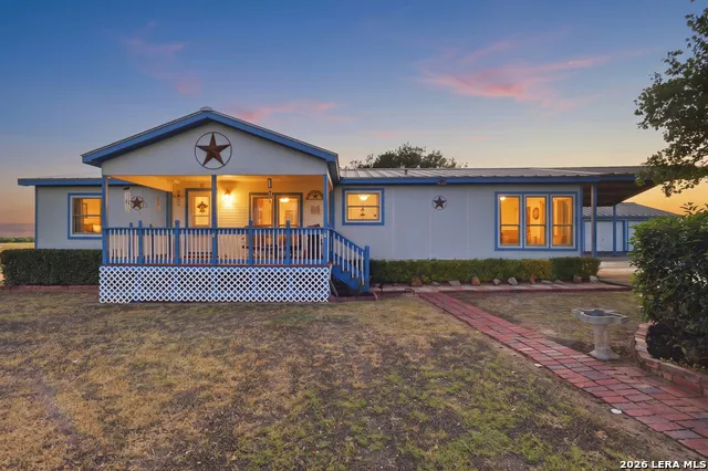 775 WARNCKE RD La Vernia, TX 78121