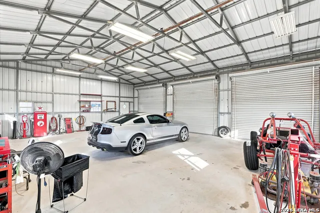 775 WARNCKE RD La Vernia, TX 78121