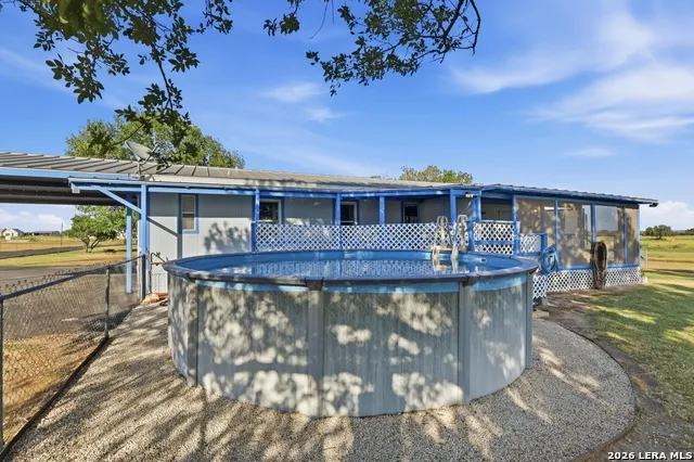 775 WARNCKE RD La Vernia, TX 78121