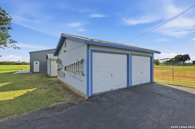 775 WARNCKE RD La Vernia, TX 78121