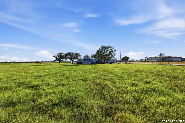 775 WARNCKE RD La Vernia, TX 78121