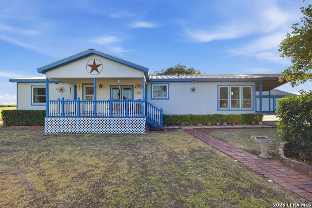 775 WARNCKE RD La Vernia, TX 78121