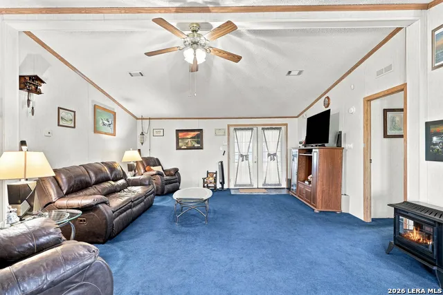 775 WARNCKE RD La Vernia, TX 78121
