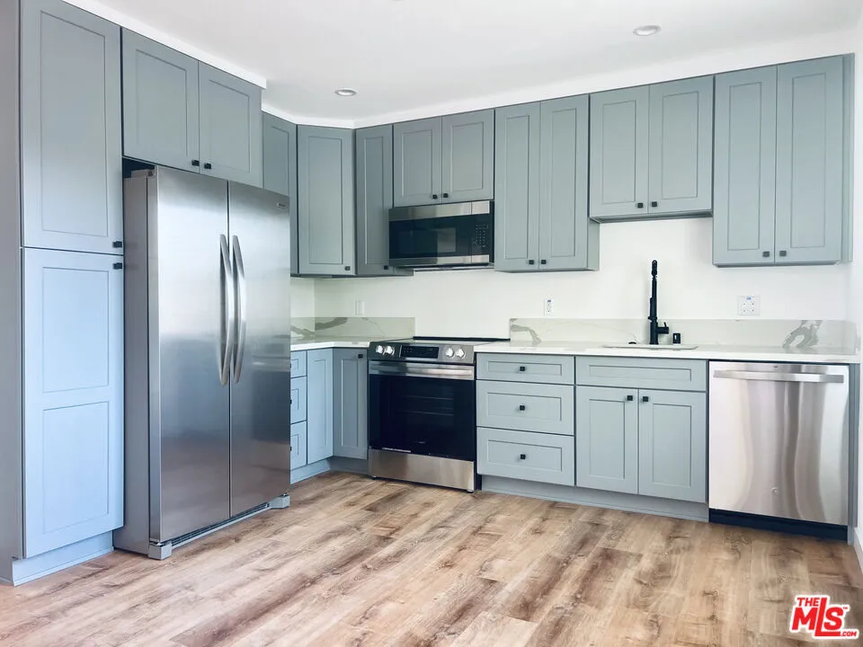 285 W Montecito Avenue #G Sierra Madre, CA 91024