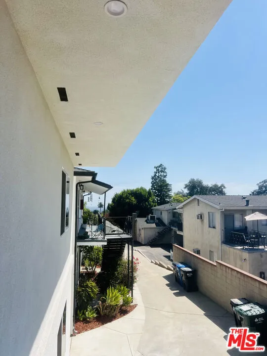 285 W Montecito Avenue #G Sierra Madre, CA 91024