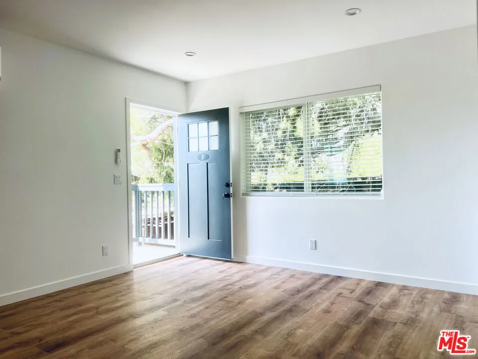 285 W Montecito Avenue #G Sierra Madre, CA 91024