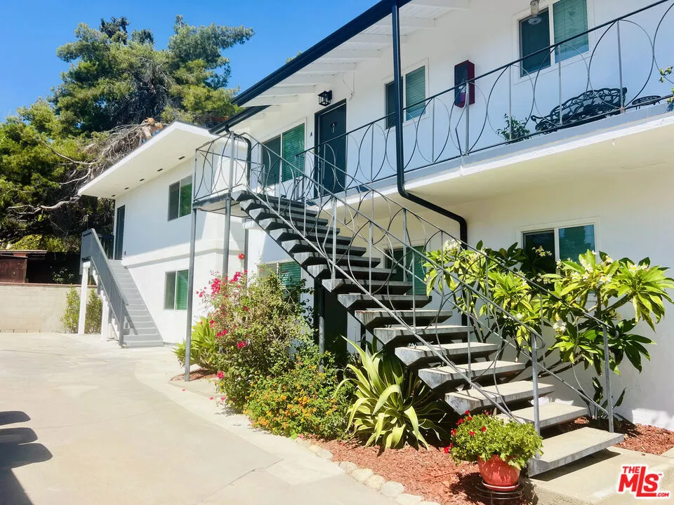 285 W Montecito Avenue #G Sierra Madre, CA 91024
