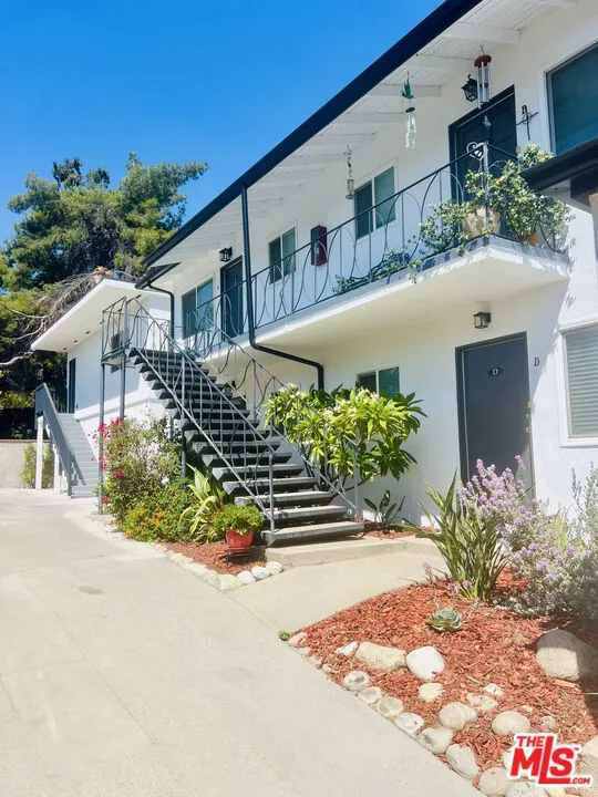 285 W Montecito Avenue #G Sierra Madre, CA 91024
