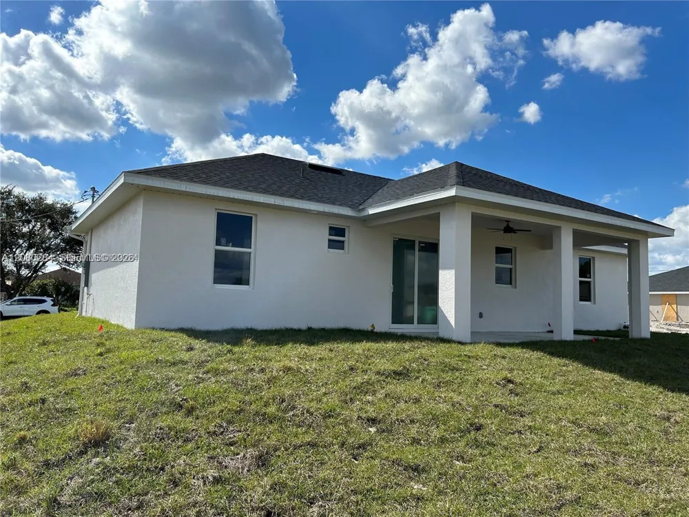 2044 Crawford Ave N Lehigh Acres, FL 33971