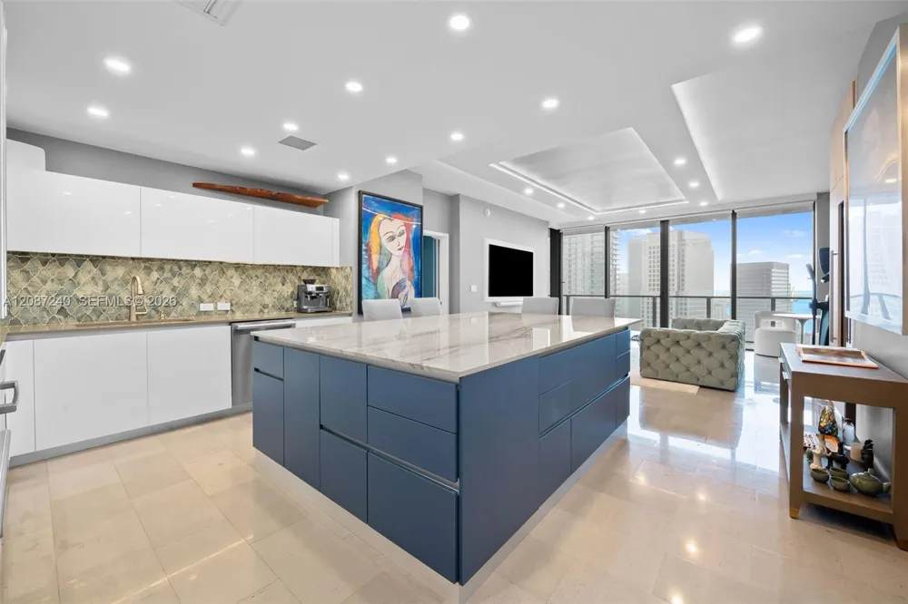 88 SW 7th St #3107 Miami, FL 33130
