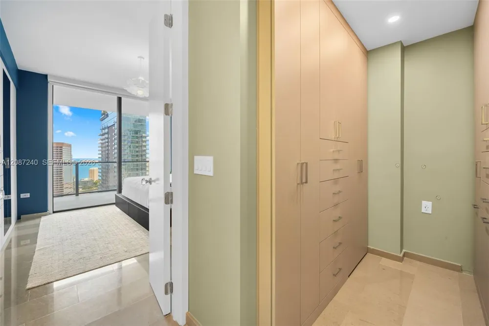 88 SW 7th St #3107 Miami, FL 33130