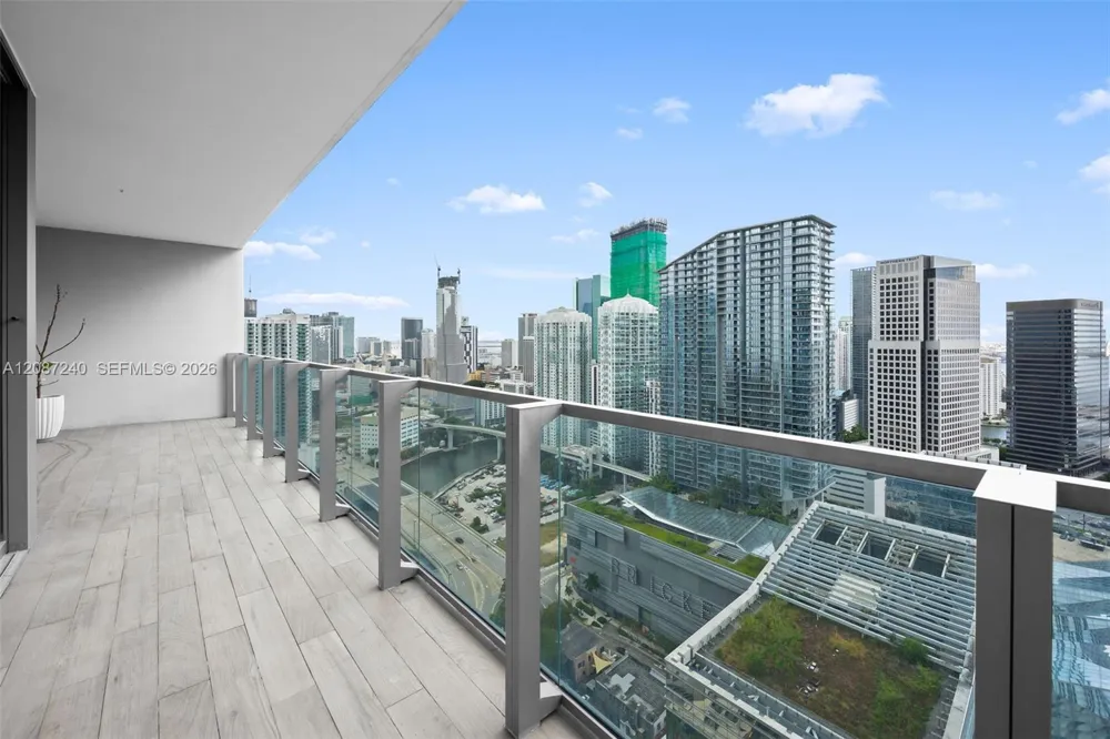 88 SW 7th St #3107 Miami, FL 33130