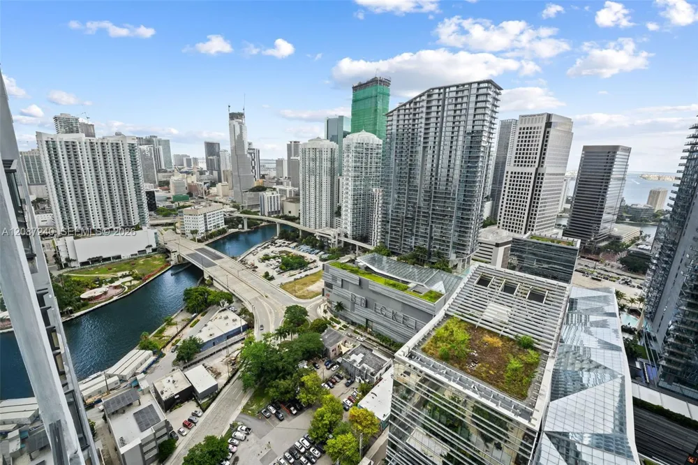 88 SW 7th St #3107 Miami, FL 33130