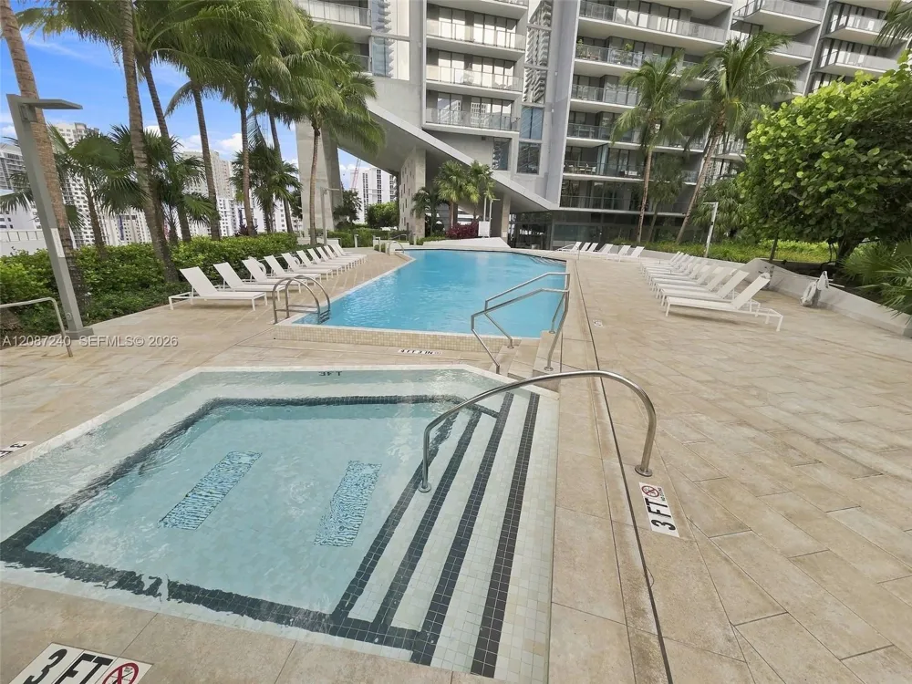 88 SW 7th St #3107 Miami, FL 33130