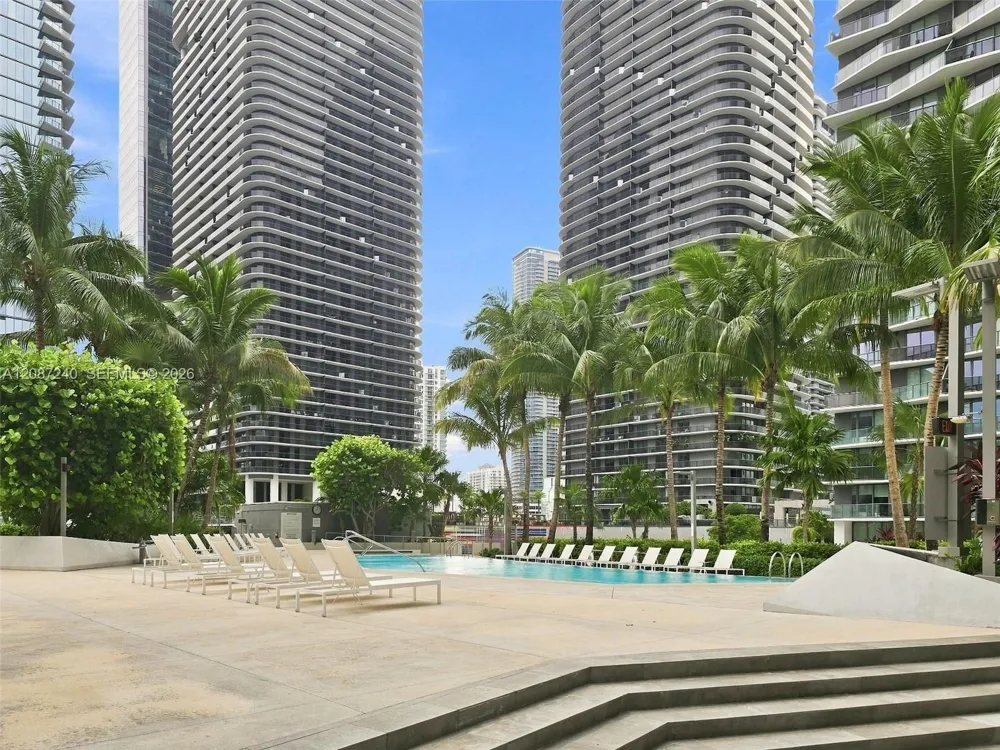 88 SW 7th St #3107 Miami, FL 33130
