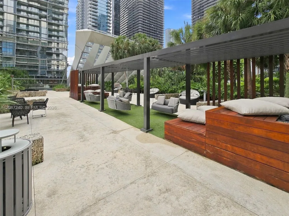 88 SW 7th St #3107 Miami, FL 33130