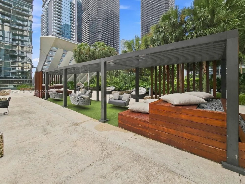 88 SW 7th St #3107 Miami, FL 33130