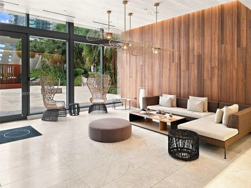 88 SW 7th St #3107 Miami, FL 33130