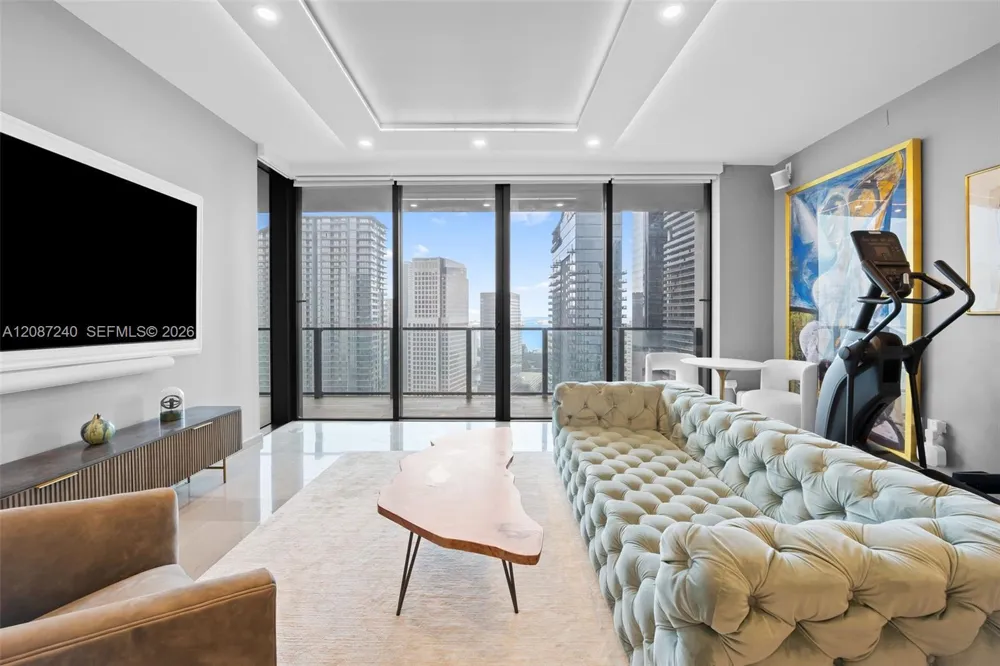 88 SW 7th St #3107 Miami, FL 33130