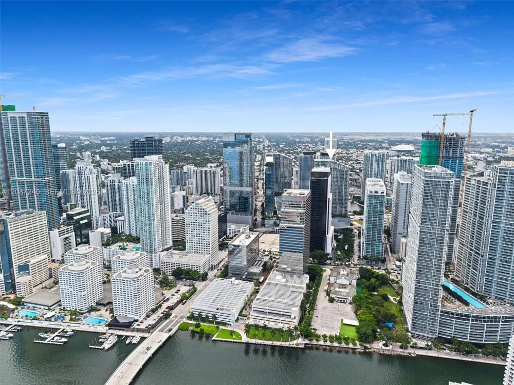 88 SW 7th St #3107 Miami, FL 33130
