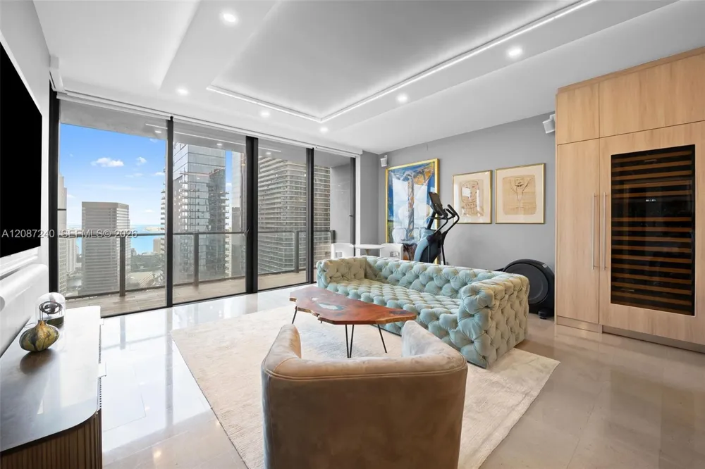 88 SW 7th St #3107 Miami, FL 33130