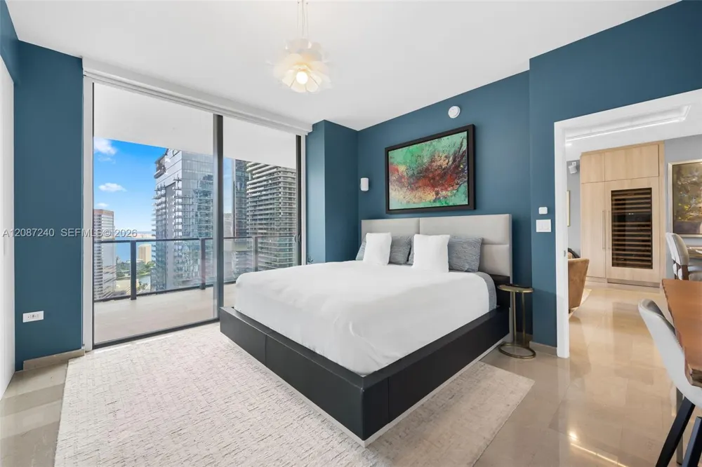 88 SW 7th St #3107 Miami, FL 33130