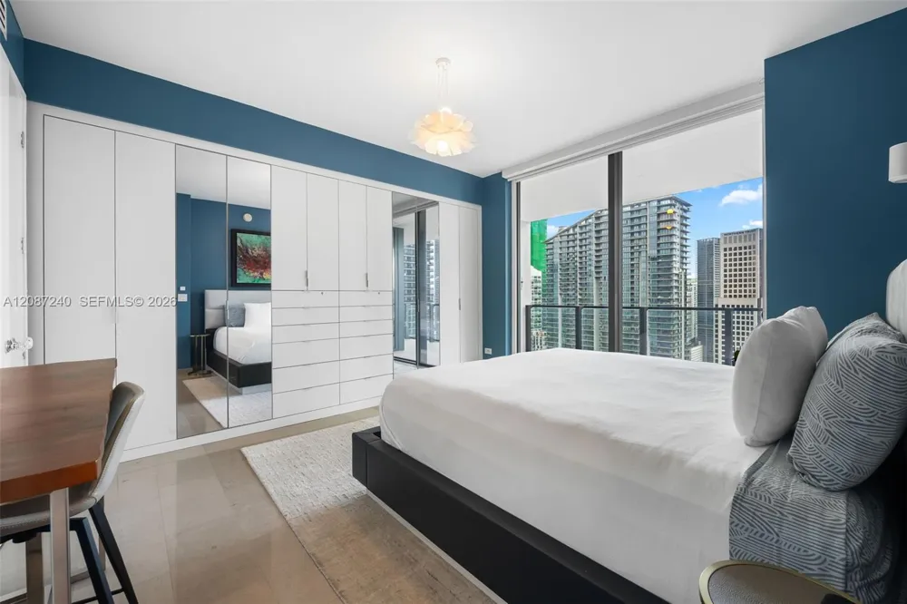 88 SW 7th St #3107 Miami, FL 33130