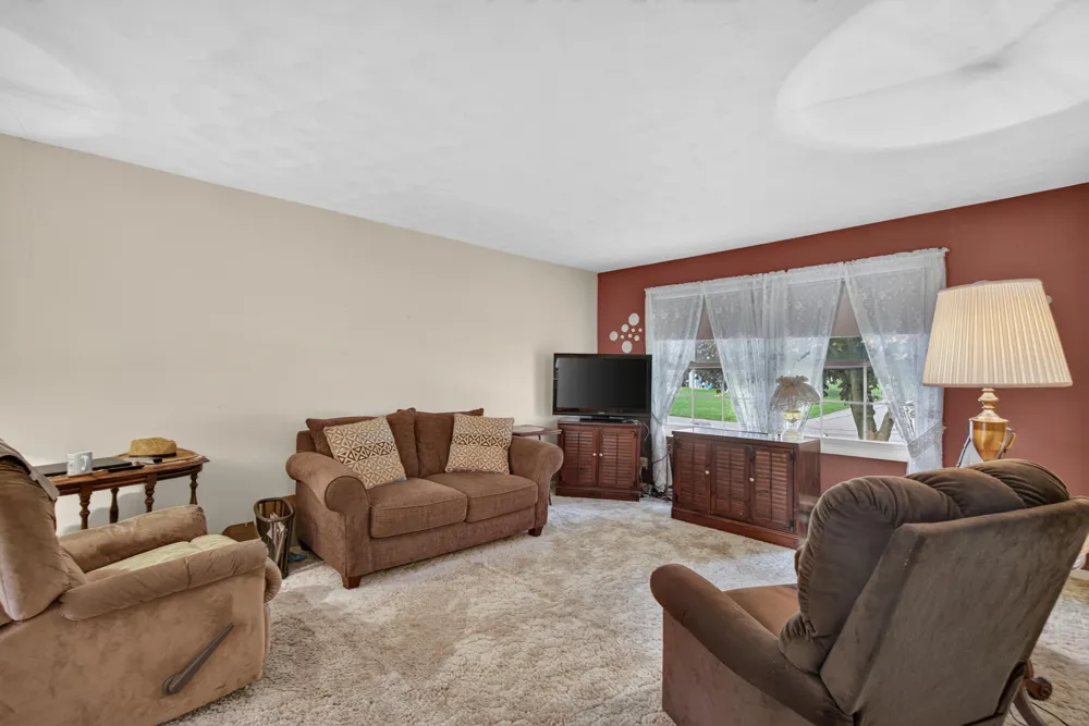611 Charleston Road Delta Charter Township, MI 48917