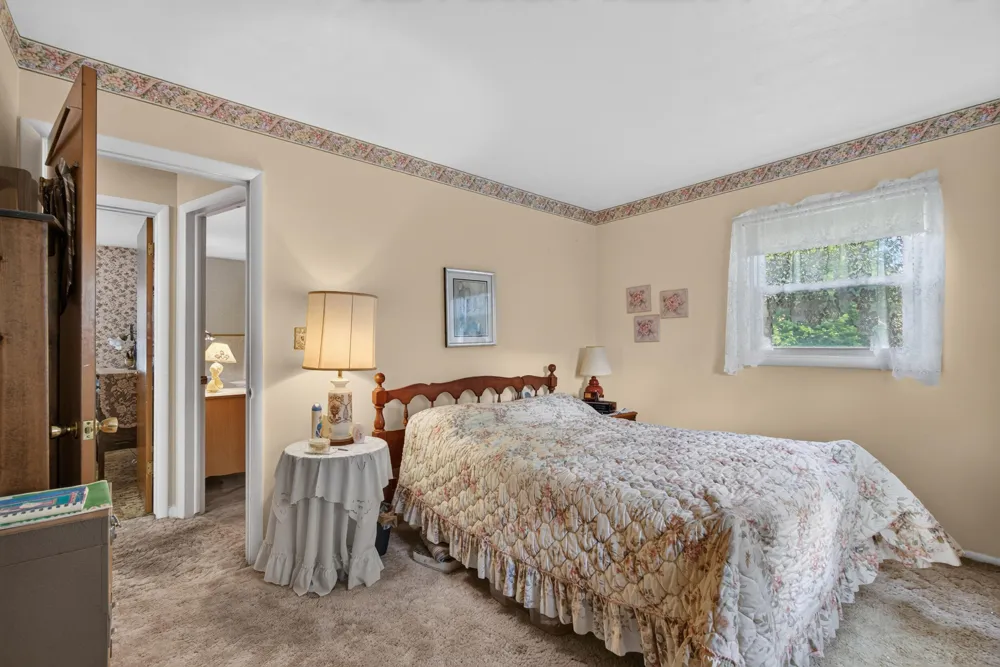 611 Charleston Road Delta Charter Township, MI 48917