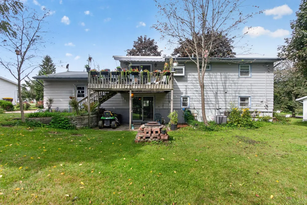 611 Charleston Road Delta Charter Township, MI 48917