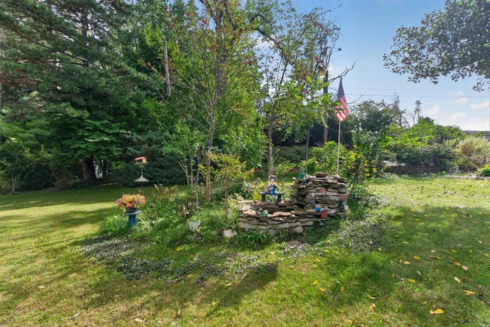 611 Charleston Road Delta Charter Township, MI 48917