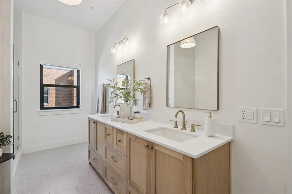 1049 E 8th Street Tulsa, OK 74120