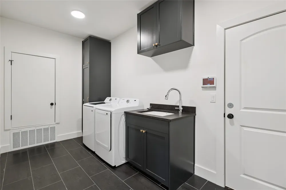 1049 E 8th Street Tulsa, OK 74120