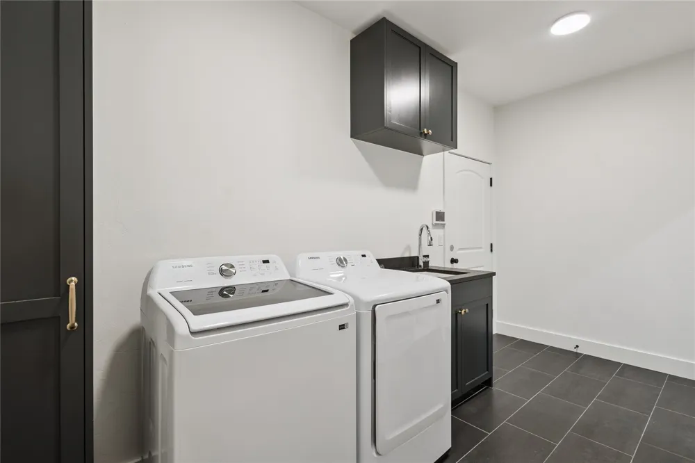 1049 E 8th Street Tulsa, OK 74120