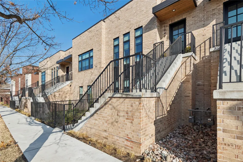 1049 E 8th Street Tulsa, OK 74120