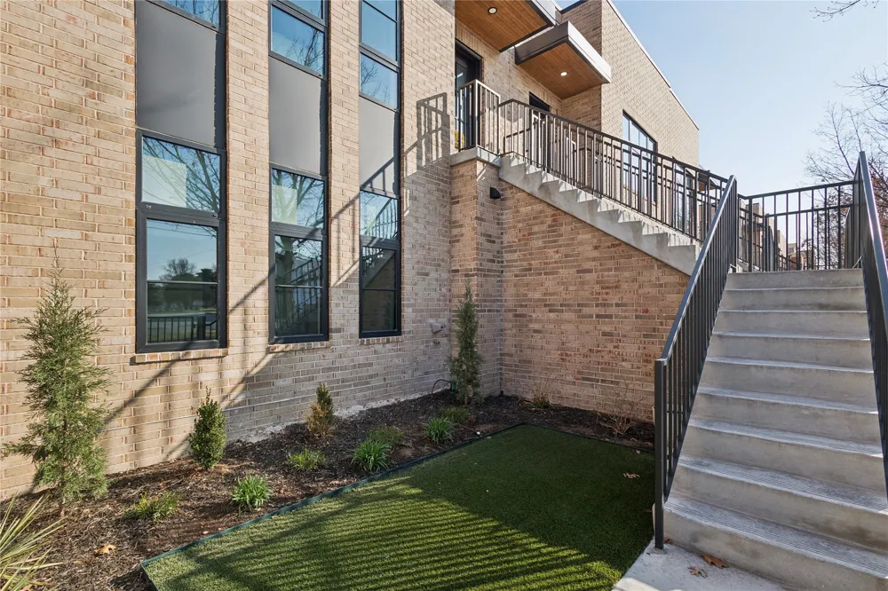 1049 E 8th Street Tulsa, OK 74120